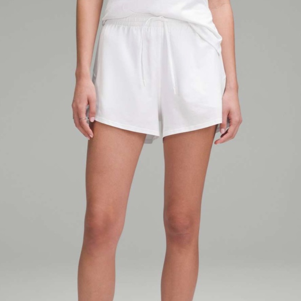 Lululemon Lightweight High-Rise Relaxed Short 3" *Long Liner White size 4